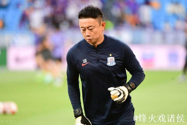 李帅炮轰前申花助教 直言他向队员借钱至今不还